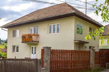 Фотографии Лоджи Hostel Farkaslaka г. Lupeni (Румыния) №1 Фото Лоджи Hostel Farkaslaka г. Lupeni 1