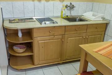 Фото номера Апартаменты с 1 спальней Лоджи Hostel Farkaslaka г. Lupeni 9